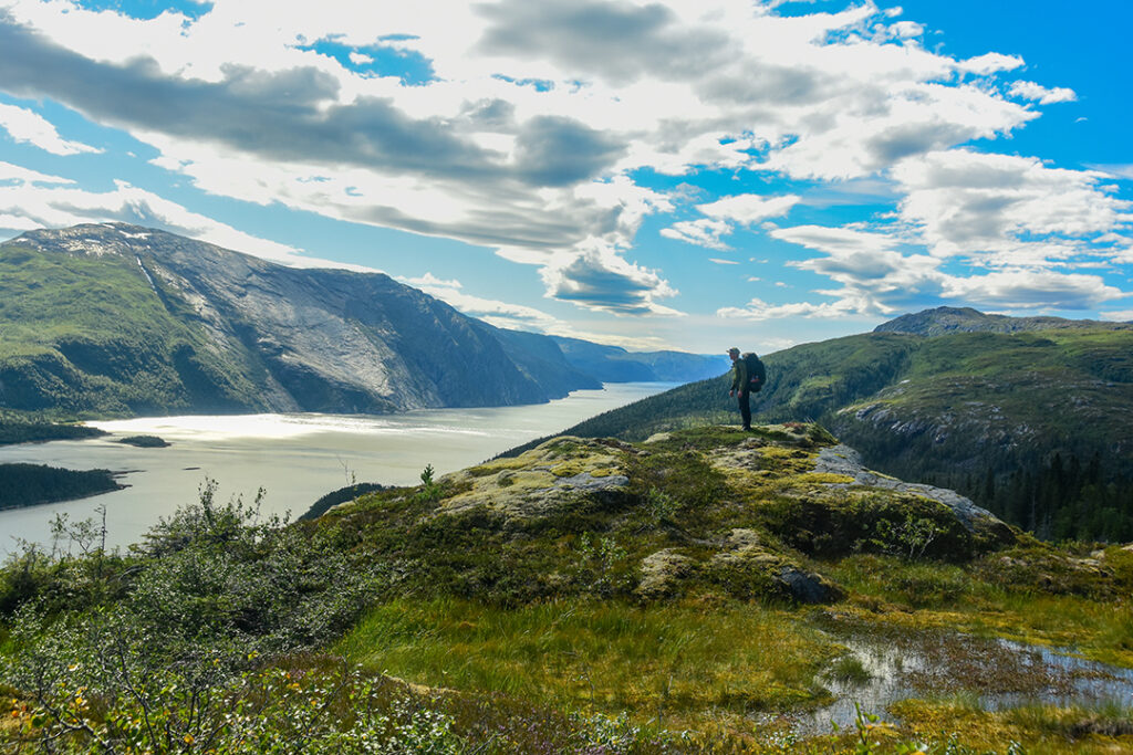 hiking in the Lomsdal-Visten Park