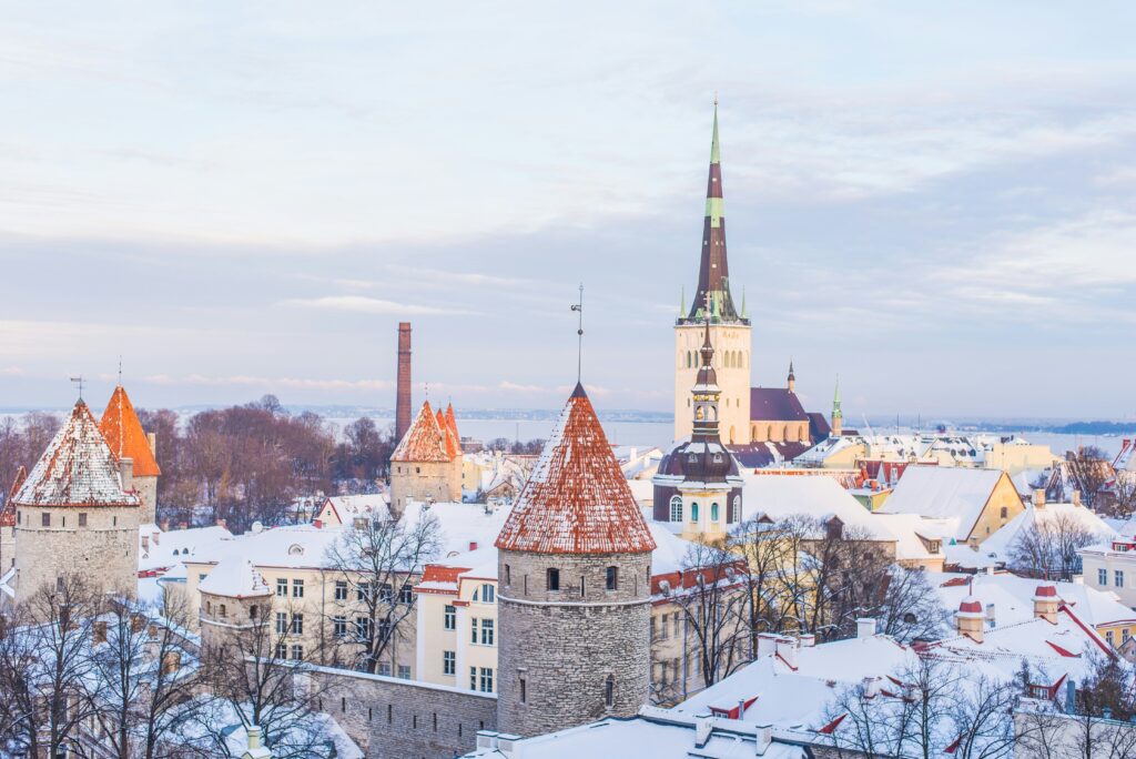  Tallinn's old town in winter.